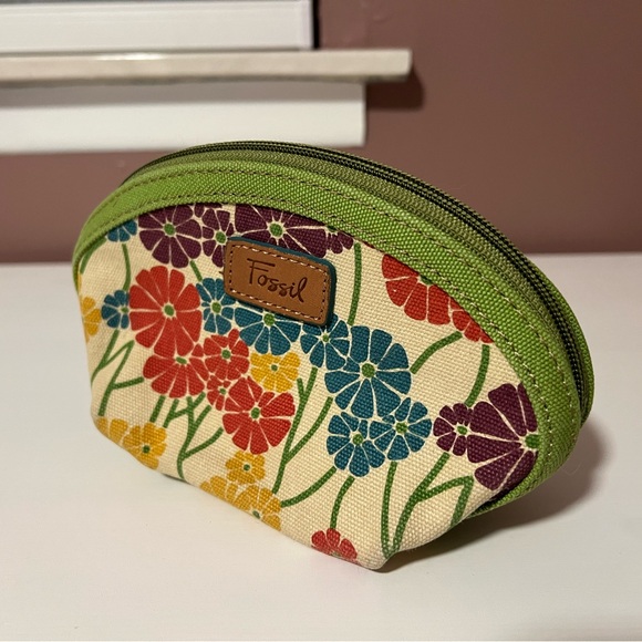 Fossil Cream Floral Canvas Pouch with Green Trim & matching wallet! - Picture 3 of 8